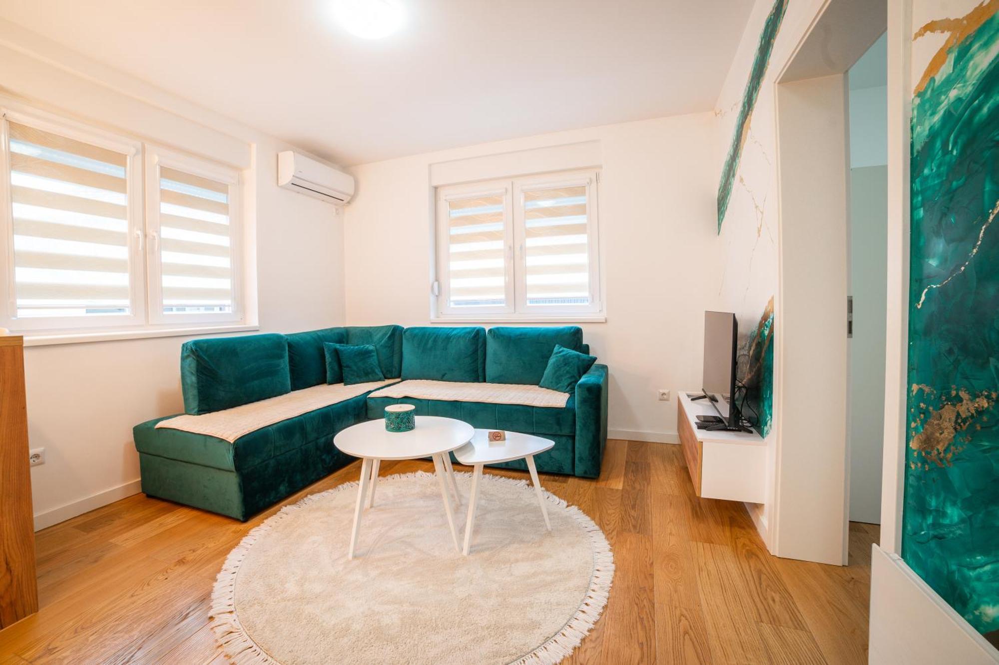 Apartment Vila Idila Tuzla Exterior photo