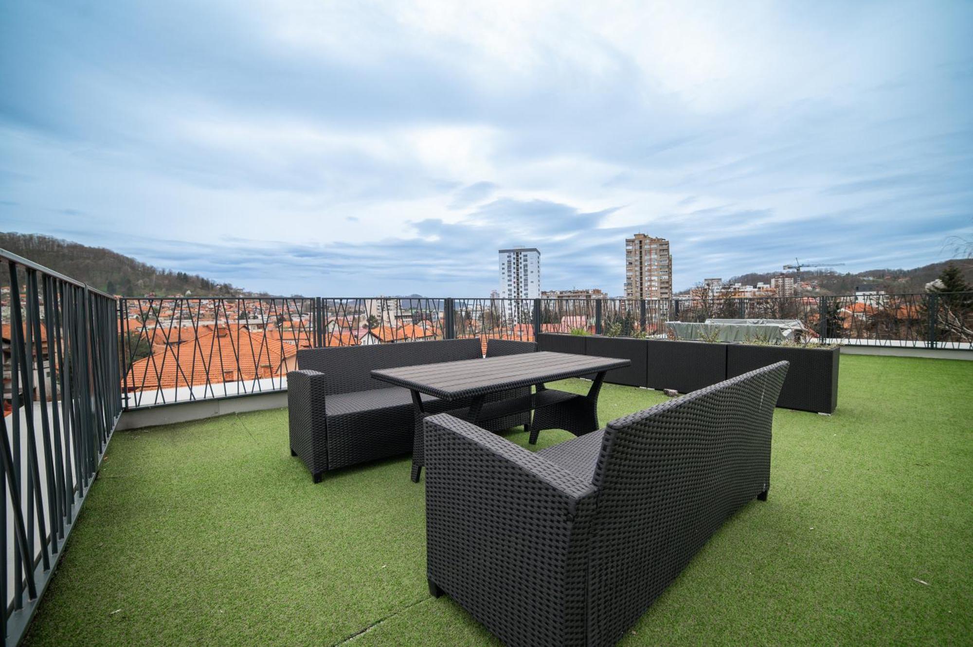 Apartment Vila Idila Tuzla Exterior photo